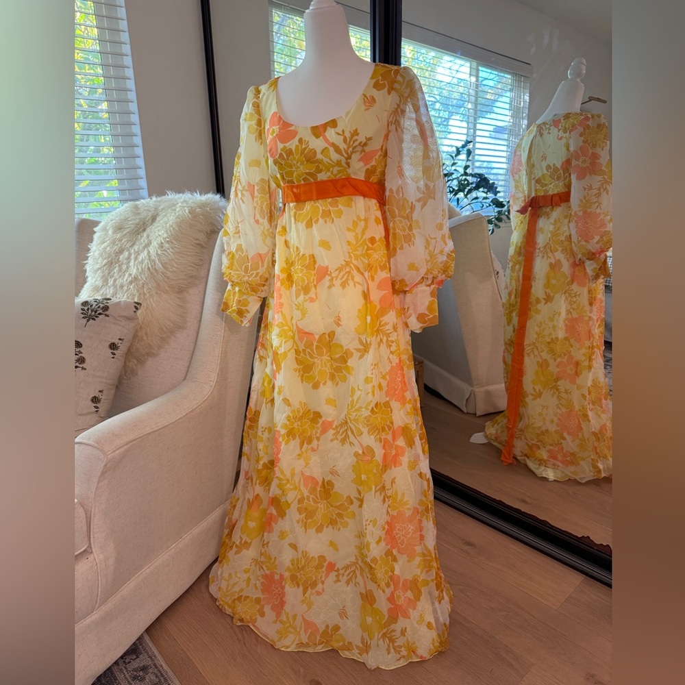 Gorgeous Vintage floral and velvet long maxi dress